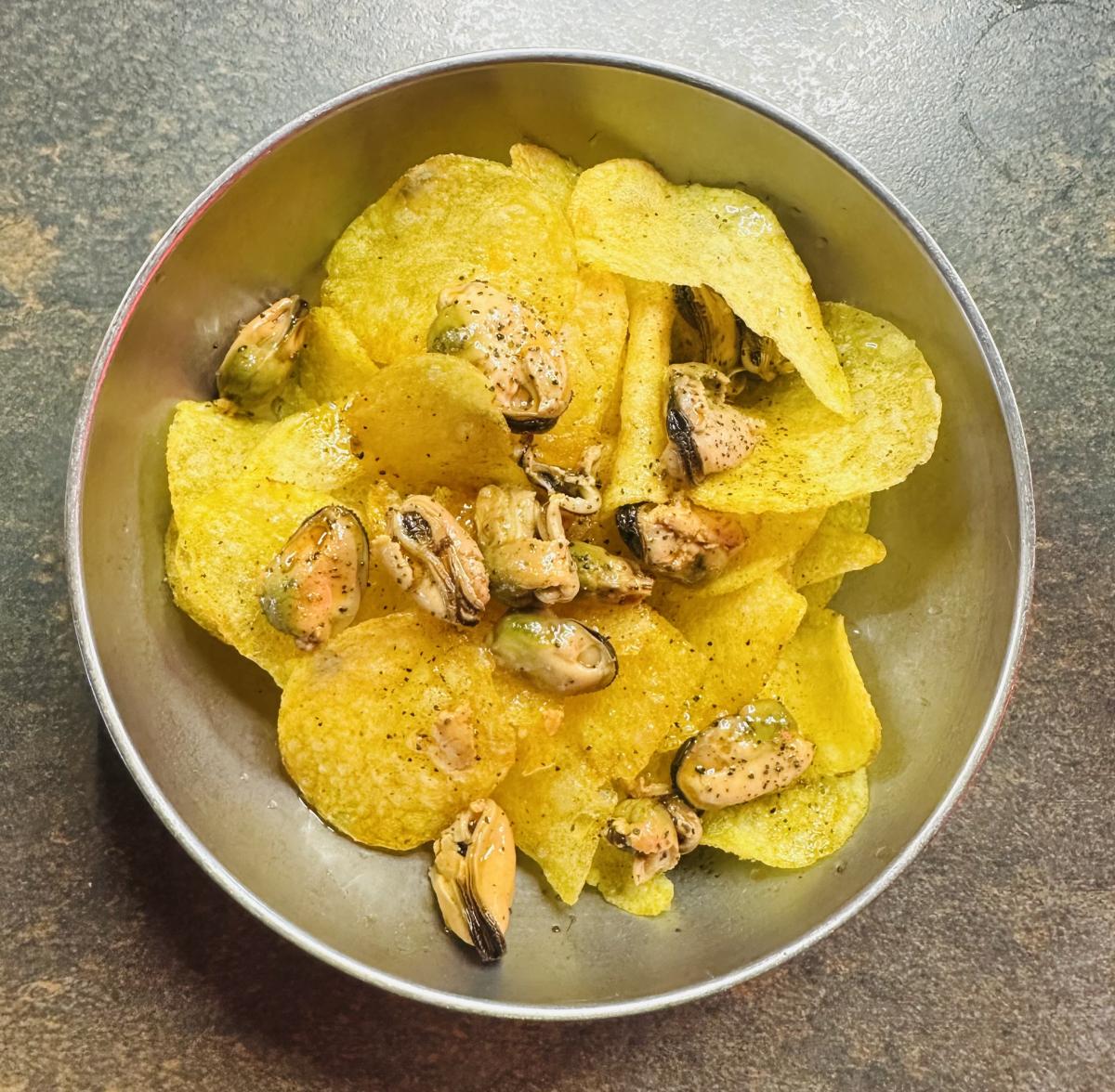 PATATAS FRITAS CON MEJILLONES