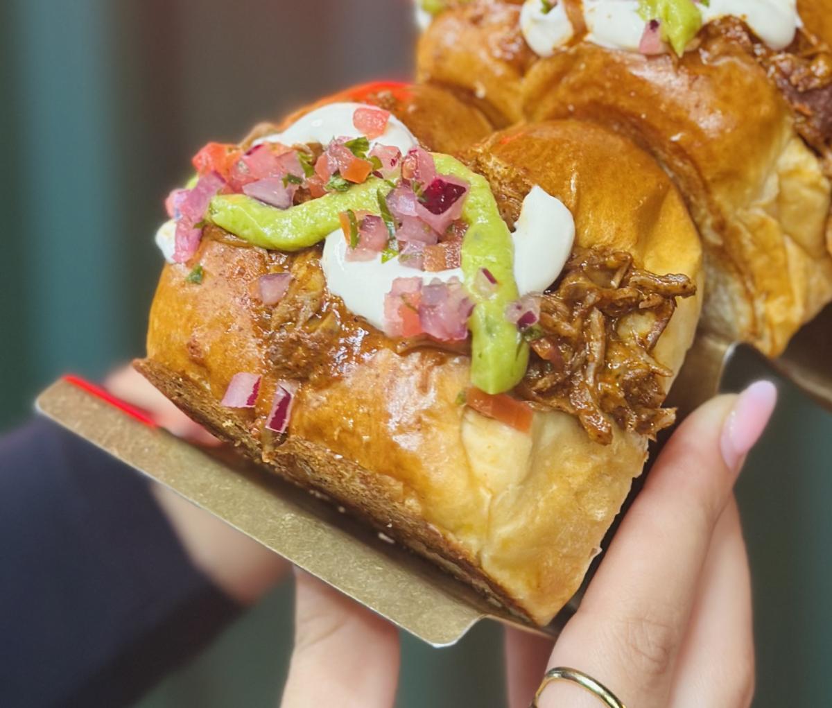 LINGOTE DE COCHINITA PIBIL