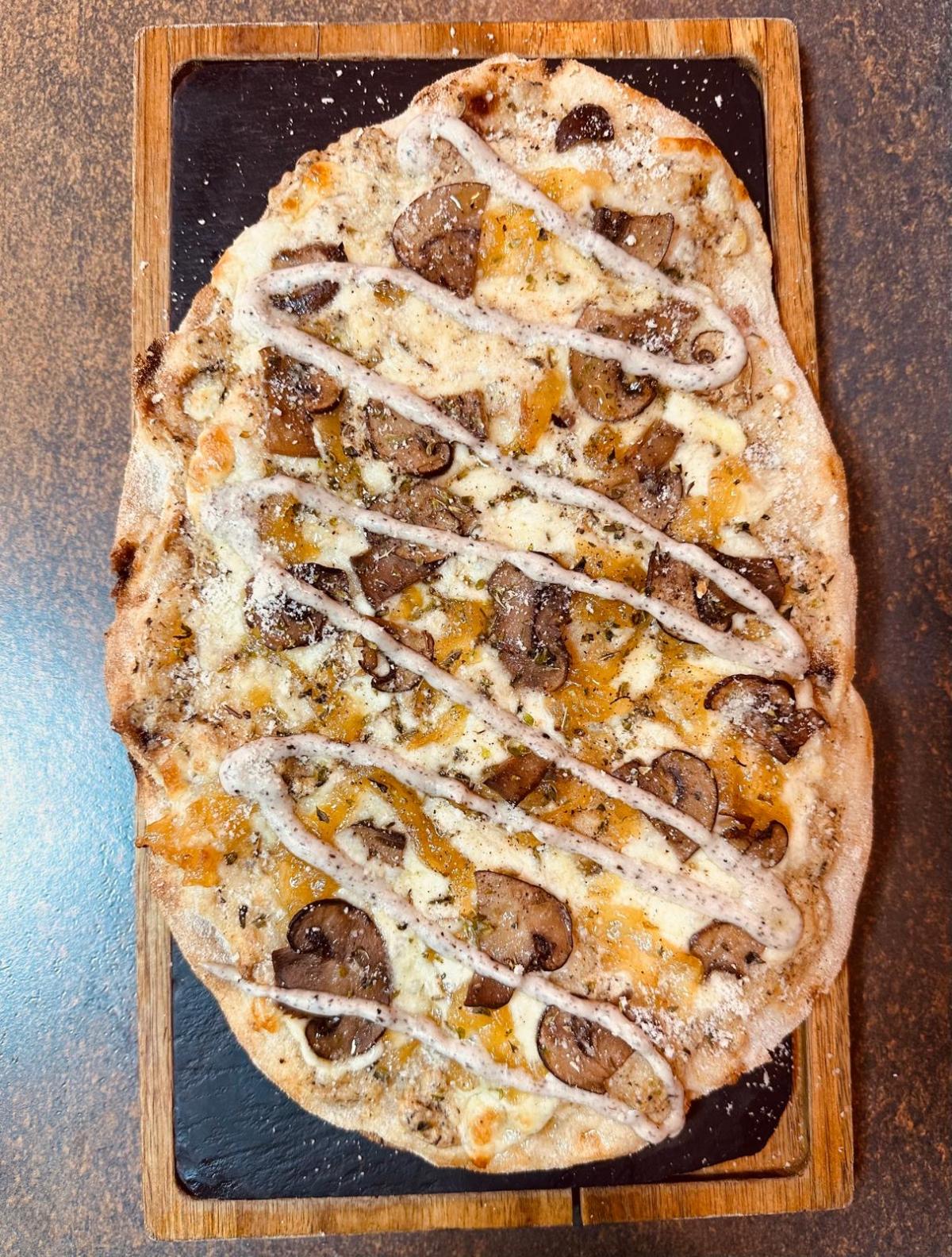 PINSA BLACK TRUFFLE
